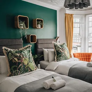 https://tudor-terrace-guest-house.yorkshirehotels.net